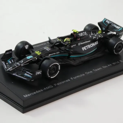 Lewis Hamilton 1:64 Mercedes AMG W13 2023