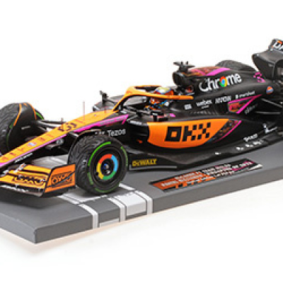 Daniel Ricciardo 1:18 Mclaren F1 Team MCL36 Singapore GP 2022