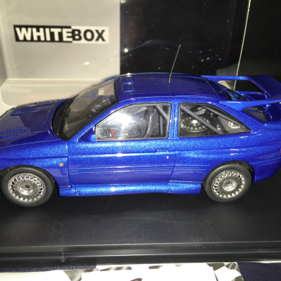 Ford Escort 1:24 MkV RS Cosworth Metallic Blue 1993