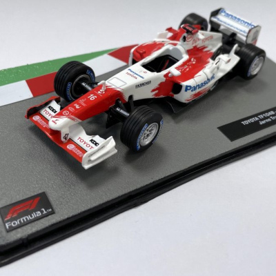 Jarno Trulli 1:43 Toyota TF104B 2004