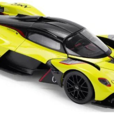 Aston Martin Valkyrie Lime Green 2022 (1)