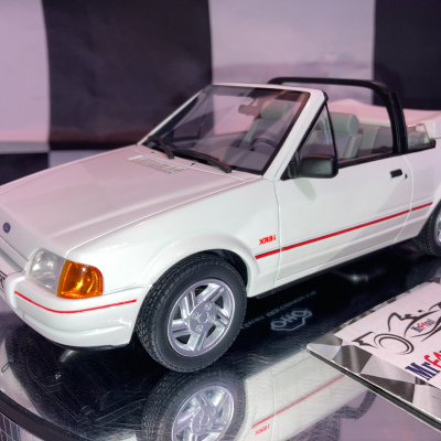 Ford Escort MKIV Cabriolet XR3i Diamond White 1986