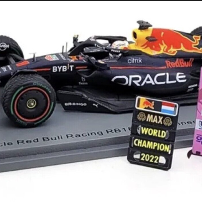 Max Verstappen 1:43 Oracle Red Bull Racing RB18 #1 1st Japanese GP 2022