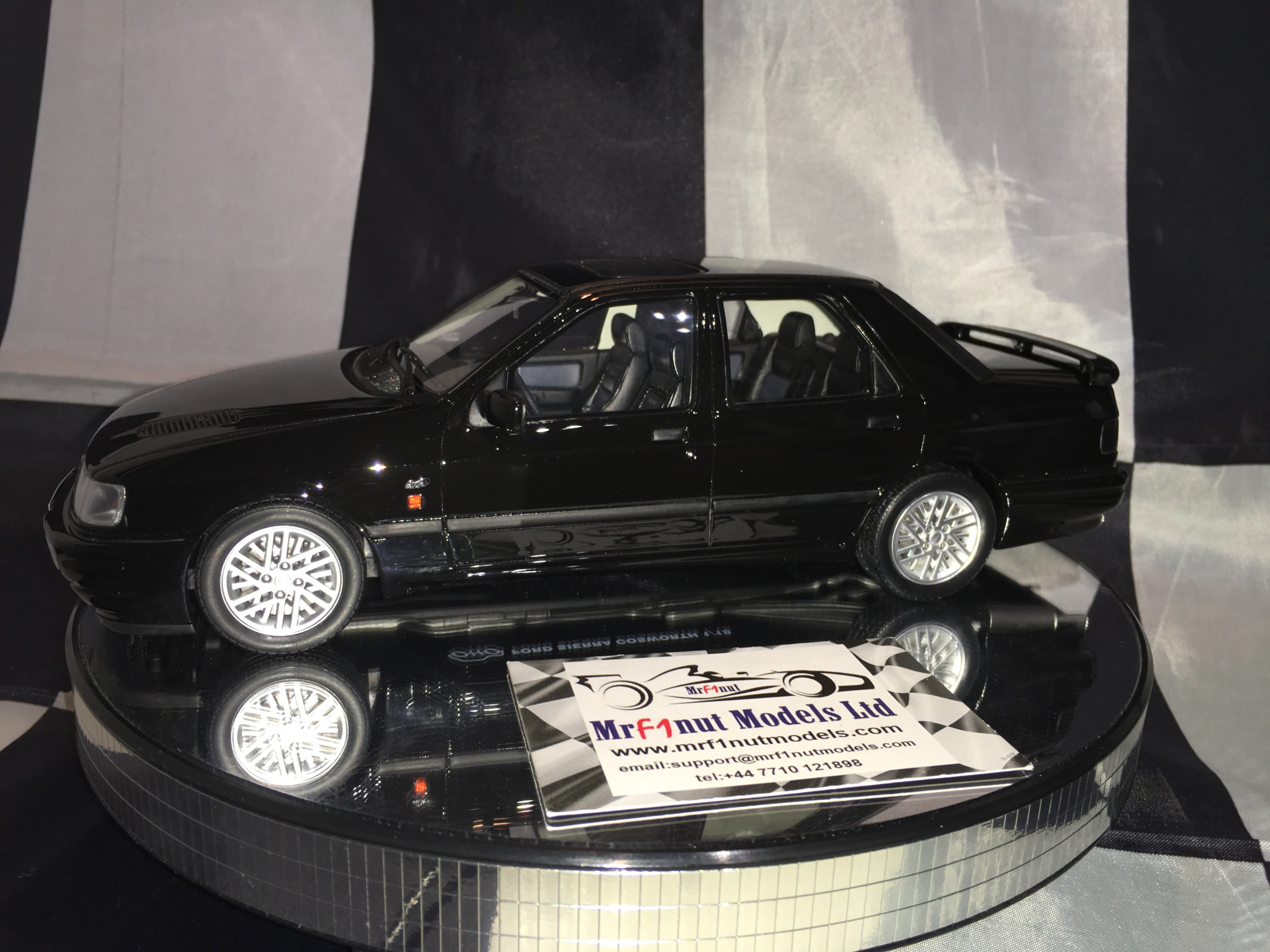 Otto Mobile OT854 – Ford Sierra 4x4 Cosworth Noire – échelle 1/18 Résine